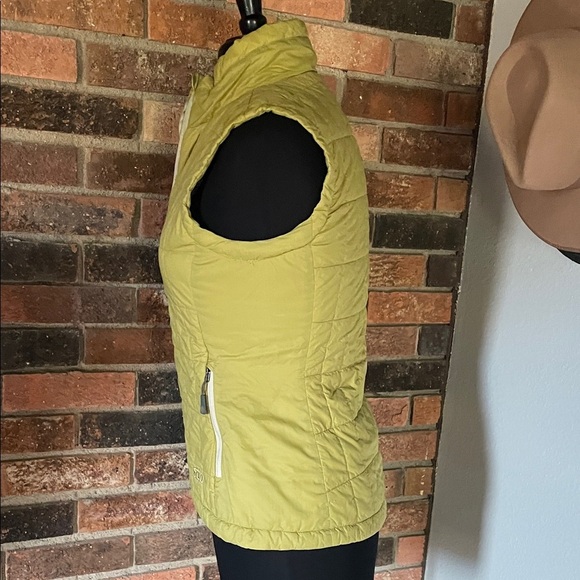 Stio Azura Insulated Mustard Women's Vest - Picture 6 of 8